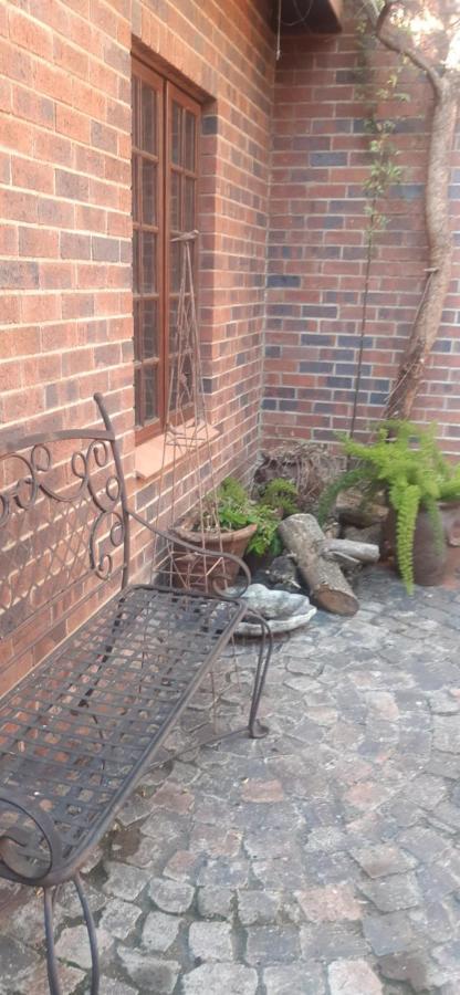Pantera Lodge&Cheetah Cottage Johannesburg Bagian luar foto